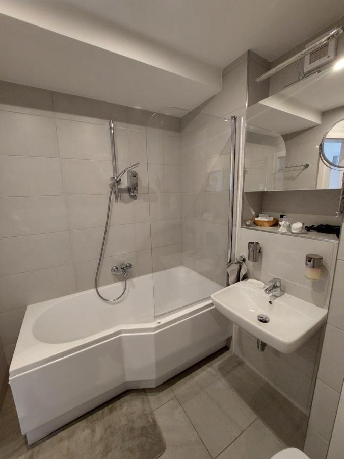Emily Apartment コシツェ エクステリア 写真