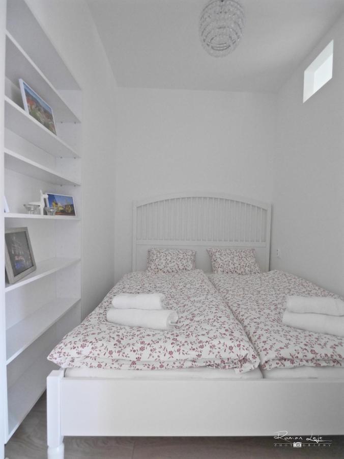 Emily Apartment コシツェ エクステリア 写真